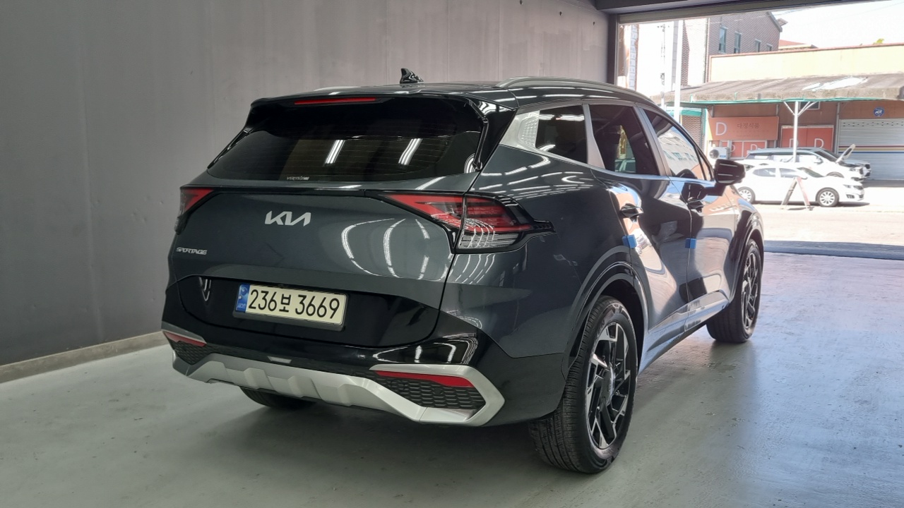 Kia Sportage Gasoline 1.6 Turbo 2WD Signature — пробег 14 750 км — фото 2 из 5