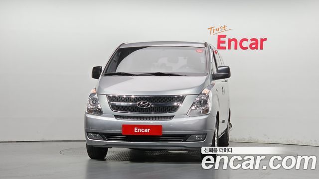 Hyundai Starex 12-Seater Wagon CVX Luxury — пробег 136 736 км — фото 3 из 5