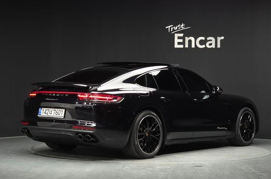 Porsche Panamera 3.0 AWD — пробег 57 491 км — фото 2 из 5