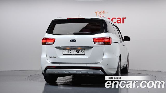 Kia Carnival из Кореи Encar