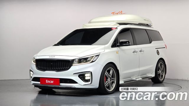 Kia Carnival 9-seater Prestige — пробег 209 290 км — фото 1 из 5