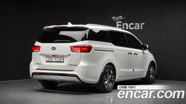 Kia Carnival 7-seater Limousine VIP — пробег 43 451 км — фото 2 из 5