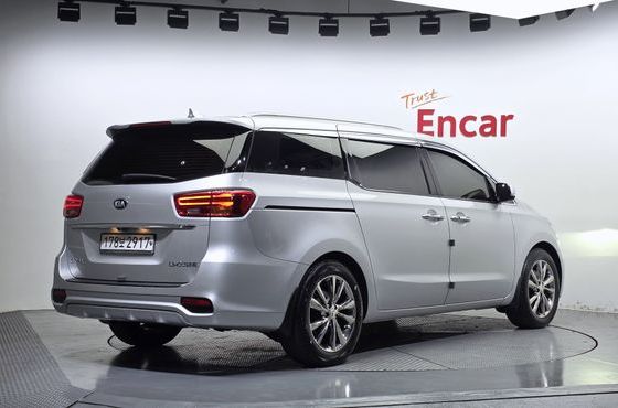Kia Carnival Gasoline 7-Seater Limousine President — пробег 117 644 км — фото 2 из 5
