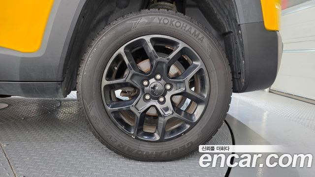 Jeep Renegade 2.4 Limited AWD — пробег 142 435 км — фото 5 из 5