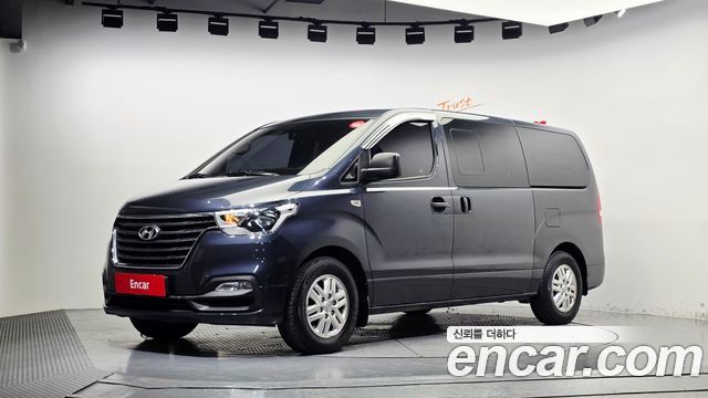Hyundai Starex Van 5-Seater Modern — пробег 73 623 км — фото 1 из 5