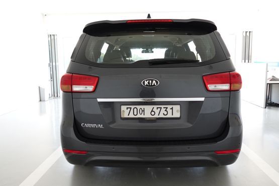 Kia Carnival 11-seater Prestige — пробег 62 576 км — фото 2 из 5