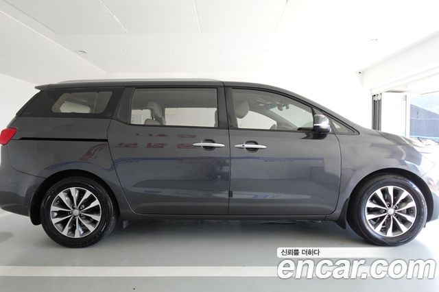 Kia Carnival 11-seater Prestige — пробег 62 576 км — фото 4 из 5