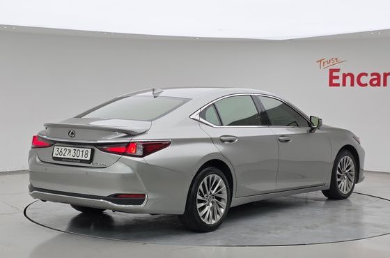Lexus ES Executive — пробег 97 734 км — фото 2 из 5