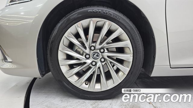 Lexus ES Executive — пробег 97 734 км — фото 5 из 5