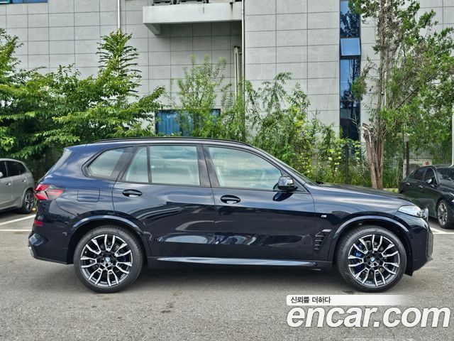 BMW X5 xDrive 30d M Sport — пробег 1 200 км — фото 3 из 5