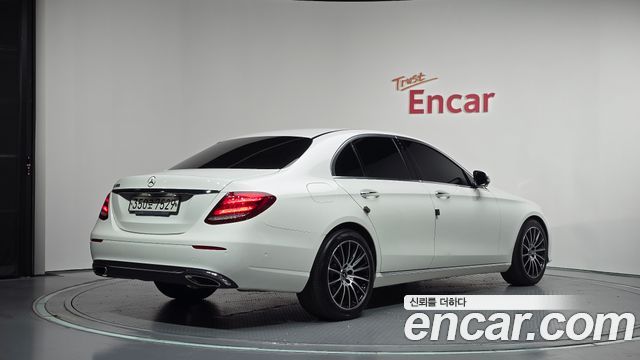 Mercedes-Benz E-Class из Кореи Encar