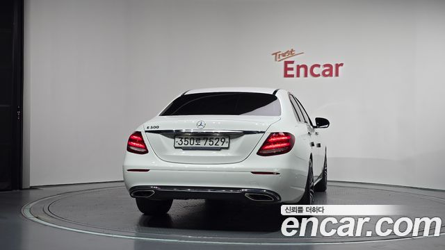 Mercedes-Benz E-Class из Кореи Encar