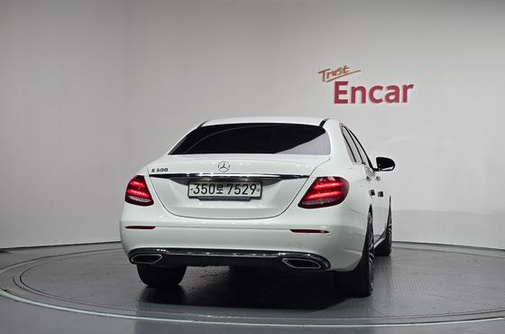 Mercedes-Benz E-Class E300 Avantgarde — пробег 96 799 км — фото 4 из 5