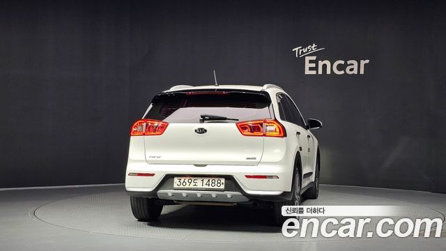 Kia Niro Noblesse — пробег 105 770 км — фото 4 из 5