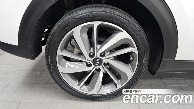 Kia Niro Noblesse — пробег 105 770 км — фото 5 из 5