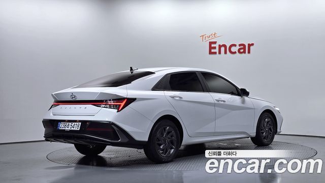 Hyundai AVANTE 1.6 Inspiration — пробег 7 982 км — фото 2 из 5