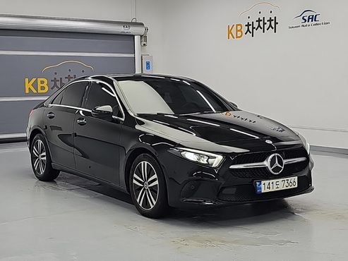 Mercedes-Benz A-Class A220 Sedan — пробег 49 200 км — фото 2 из 5