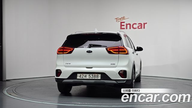 Kia Niro 1.6 HEV Noblesse — пробег 117 557 км — фото 4 из 5