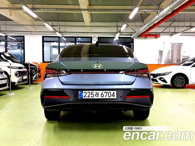 Hyundai AVANTE 1.6 Inspiration — пробег 2 594 км — фото 4 из 5