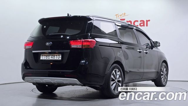 Kia Carnival 9-seater Luxury — пробег 213 083 км — фото 2 из 5