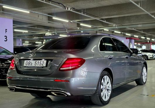 Mercedes-Benz E-Class E300 4MATIC Exclusive — пробег 56 748 км — фото 3 из 5