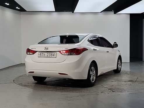 Hyundai AVANTE M16 GDI Smart — пробег 97 000 км — фото 4 из 5