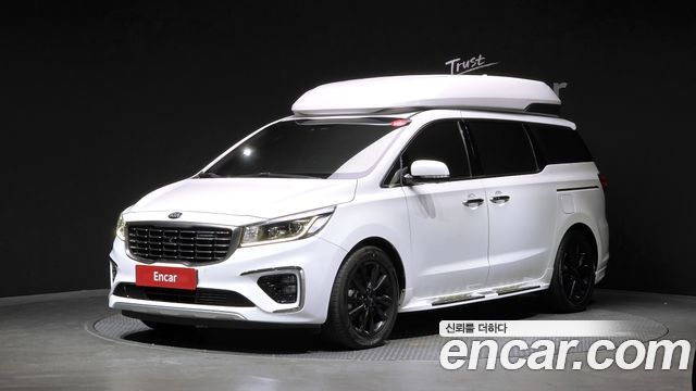 Kia Carnival 9-Seater Hi-Limousine Noblesse Special — пробег 126 411 км — фото 1 из 5