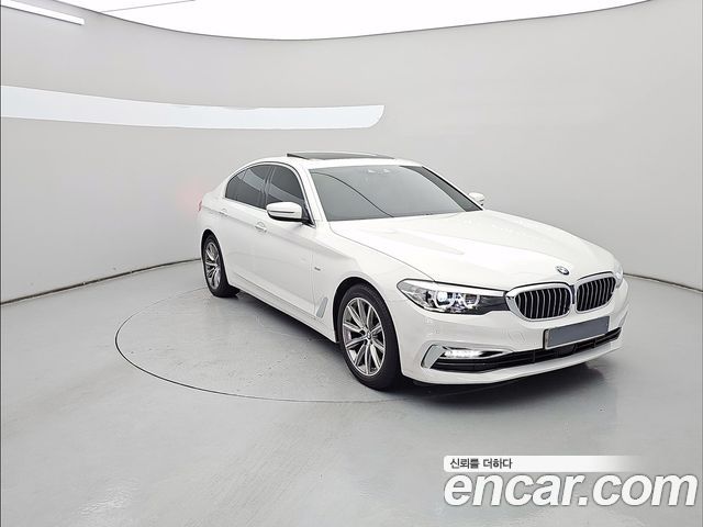 BMW 5-Series 520i Luxury — пробег 91 381 км — фото 4 из 5