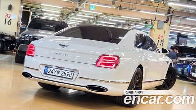 Bentley Flying Spur 6.0 — пробег 56 000 км — фото 2 из 5