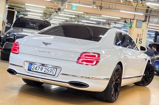 Bentley Flying Spur 6.0 — пробег 56 000 км — фото 2 из 5