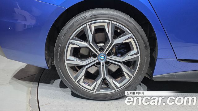 BMW i4 eDrive40 M Sports Pro — пробег 87 816 км — фото 5 из 5