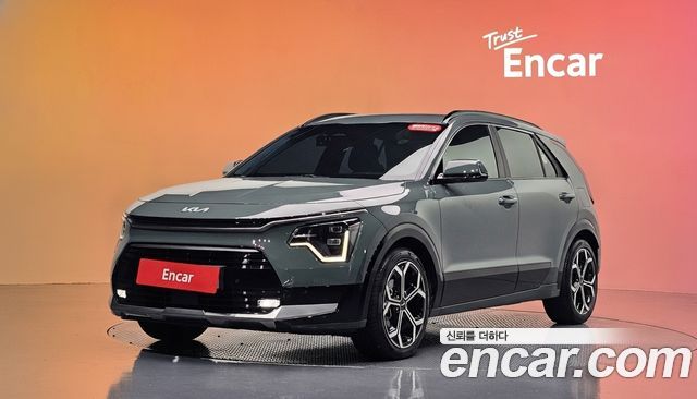 Kia Niro Signature — пробег 71 801 км — фото 1 из 5