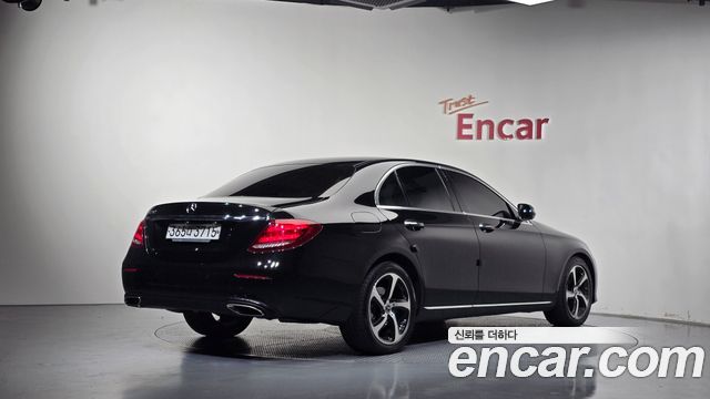 Mercedes-Benz E-Class из Кореи Encar