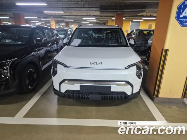 Kia EV3 Long Range 2WD Earth — пробег 5 км — фото 1 из 5