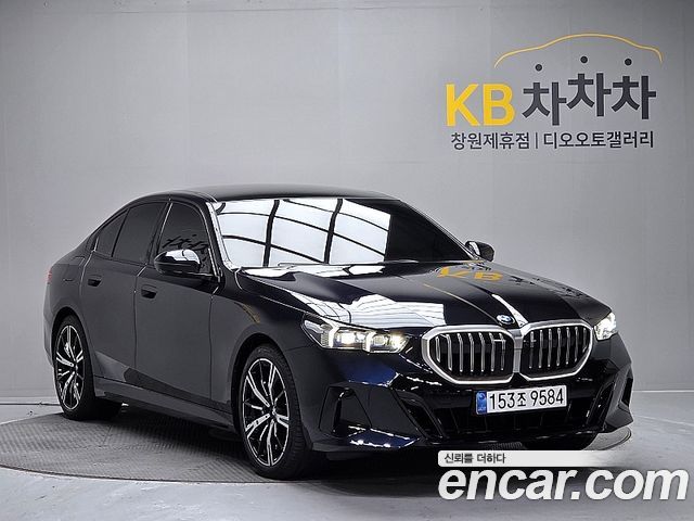 BMW 5-Series 530i xDrive M Sport — пробег 4 722 км — фото 5 из 5