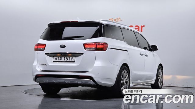 Kia Carnival из Кореи Encar