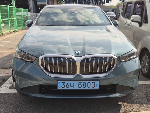 BMW i5 eDrive 40 — пробег 29 151 км — фото 1 из 5