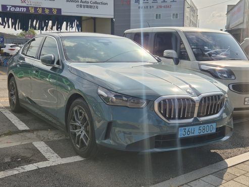 BMW i5 eDrive 40 — пробег 29 151 км — фото 2 из 5