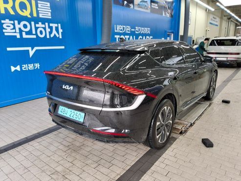 Kia EV6 Long Range Earth — пробег 72 550 км — фото 2 из 4