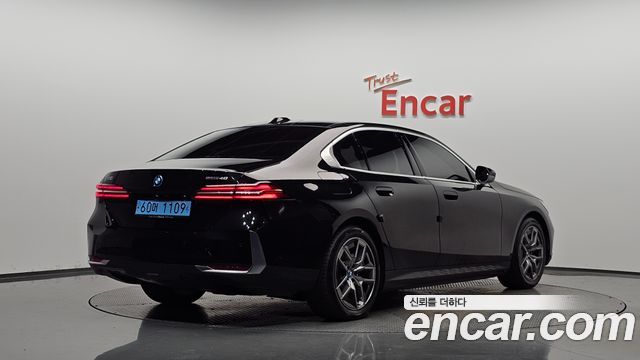 BMW i5 eDrive 40 — пробег 63 370 км — фото 2 из 5