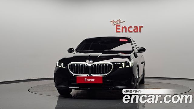 BMW i5 eDrive 40 — пробег 63 370 км — фото 3 из 5