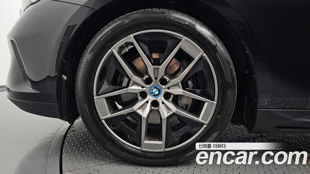 BMW i5 eDrive 40 — пробег 63 370 км — фото 5 из 5