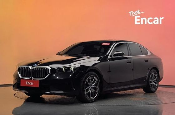 BMW i5 eDrive 40 — пробег 63 370 км — фото 1 из 5