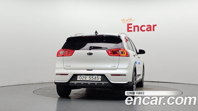 Kia Niro Noblesse — пробег 170 986 км — фото 4 из 5