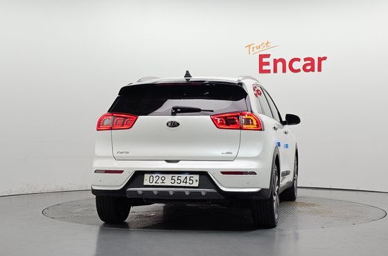 Kia Niro Noblesse — пробег 170 986 км — фото 4 из 5