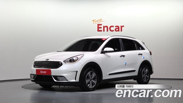 Kia Niro Prestige — пробег 131 253 км — фото 1 из 5