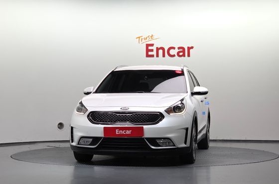 Kia Niro Prestige — пробег 131 253 км — фото 3 из 5