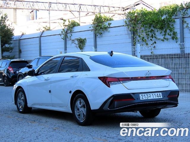 Hyundai AVANTE 1.6 Smart — пробег 112 314 км — фото 3 из 5