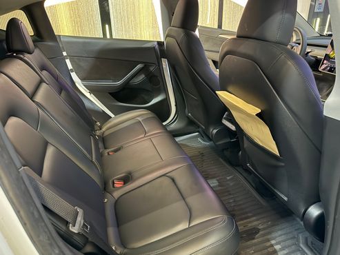 Tesla Model Y RWD — пробег 125 629 км — фото 2 из 5