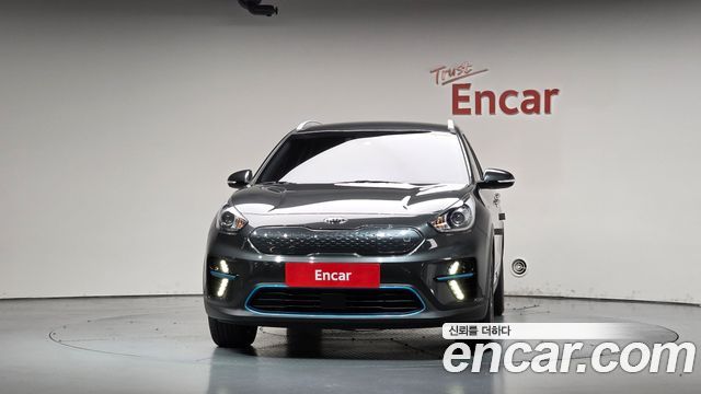 Kia Niro Prestige — пробег 35 460 км — фото 3 из 5